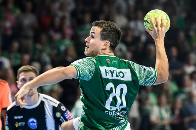 in the picture from l Tim Freihoefer Fuechse Berlin , GER, Berlin, Handball, Fuechse Berlin vs ThSV Eisenach, DAIKIN Handball Bundesliga, in the Max Schmeling Halle, 21 09 2025, Copyright: HMBxMedia UwexKoch
