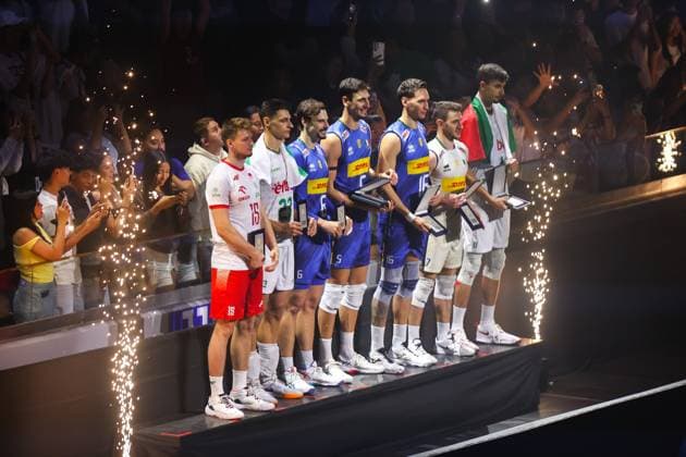 2025.09.28 Pasay City Manila siatkowka mezczyn Mistrzostwa Swiata FIVB 2025 Bulgaria - Wlochy N z FIVB Men s World Championship, WM, Weltmeisterschaft 2025 Bulgary - Italy najlepszy blokujacy Jakub Kochanowski best middle blockers final match gold medalist mecz o trzecie miejsce medale brazowwe Wilredo Leon Bartosz Kurek radosc zwyciestwo winner win kibice Nicola Grbic doping Kamil Semeniuk Marcin Komenda Jakub Kochanowski Norbert Huber Bartosz Kurek Wilfredo Leon Jakub Popiwczak Foto Szymon Gorski PressFocus 2025.09.28 Pasay City Manila volleyball men FIVB Men s World Championship 2025 Bulgaria - Wlochy FIVB Men s World Championship 2025 Bulgary - Italy najlepszy blokujacy Jakub Kochanowski best middle blockers final match gold medalist mecz o trzecie miejsce medale brazowwe Wilredo Leon Bartosz Kurek radosc zwyciestwo winner win kibice Nicola Grbic doping Kamil Semeniuk Marcin Komenda Jakub Kochanowski Norbert Huber Bartosz Kurek Wilfredo Leon Jakub Popiwczak Credit: Szymon Gorski PressFocus NEWSPIX.PL --- newspix.pl 