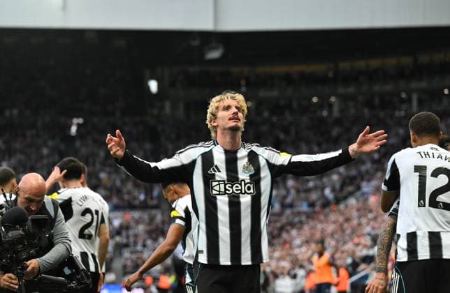 Nick Woltemade of Newcastle United celebrates scoring their first goal Newcastle United v Arsenal, Premier League, Football, St James Park, Newcastle, UK - 28 Sep 2025Newcastle St James Park United Kingdom EDITORIAL USE ONLY No use with unauthorised audio, video, data, fixture lists, club league logos or live services. Online in-match use limited to 120 images, no video emulation. No use in betting, games or single club league player publications.  Copyright: xRichardxLee Shutterstockx 15503935au