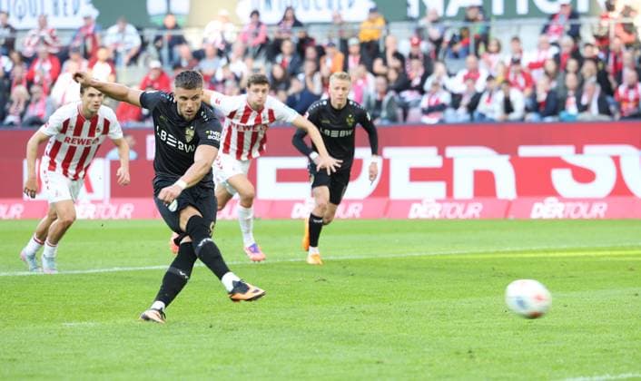 Penalty for VfB Stuttgart Ermedin Demirovic VfB Stuttgart 09 GER, 1 FC Koeln vs VfB Stuttgart, Football, Bundesliga, Matchday 5, Season 2025 2026, 28 09 2025 DFL DFB REGULATIONS PROHIBIT ANY USE OF PHOTOGRAPHS as IMAGE SEQUENCES and or QUASI VIDEO GER, 1 FC Koeln vs VfB Stuttgart, Football, Bundesliga, Matchday 5, Season 2025 2026, 28 09 2025 Koeln Copyright: xEibner-Pressefotox xThomasxStoeckerx EP_TSR
