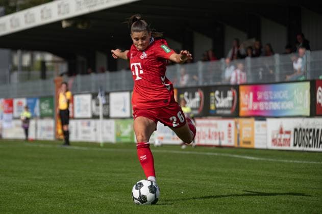 Kleve, Germany, September 28, 2025: Martyna Wiankowska (26 1. FC Köln) shoots the ball (action) during the DFB-Pokal der Frauen game between VfR Warbeyen and 1. FC Köln at the Bresserberg in Kleve, Germany (Martin Pitsch SPP) Copyright: xMartinxPitsch SPPx spp-en-MaPi-20250928_NIKON Z 6_warbeyenkoeln_DSC8009