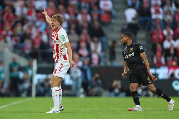 Timo Huebers (1. FC Koeln) gestikuliert, Gestik waehrend des spiels der Bundesliga zwischen 1. FC Köln und VfB Stuttgart, RheinEnergieSTADION am 28. September 2025 in Köln, Deutschland. (Foto von Oliver Kaelke DeFodi Images) +++ Timo Huebers (1. FC Koeln) gestures during the Bundesliga match between 1. FC Köln and VfB Stuttgart at RheinEnergieSTADION on September 28, 2025 in Köln, Germany. (Photo by Oliver Kaelke DeFodi Images) DFL regulations prohibit any use of photographs as image sequences and or quasi-video. (Photo by Oliver Kaelke DeFodi Images) Timo Huebers 1 FC Koeln gestures, gestures during the Bundesliga match between 1 FC Köln and VfB Stuttgart, RheinEnergieSTADION on September 28, 2025 in Cologne, Germany Photo by Oliver Kaelke DeFodi Images Timo Huebers 1 FC Koeln gestures during the Bundesliga match between 1 FC Köln and VfB Stuttgart at RheinEnergieSTADION on September 28, 2025 in Köln, Germany Photo by Oliver Kaelke DeFodi Images DFL regulations prohibit any use of photographs as image sequences and or quasi video Photo by Oliver Kaelke DeFodi Images