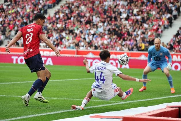 FOOTBALL : LOSC Lille vs Olympique Lyonnais - Ligue 1 J6 - 28 09 2025 Khalis MERAH (Olympique Lyonnais) lors du match LOSC Lille vs Olympique Lyonnais, Ligue 1 J6, Decathlon Arena stade Pierre Mauroy, le 28 septembre 2025 - photo Laurent Sanson PsnewZ  Copyright: xLaurentxSANSONx xPsnewZx
