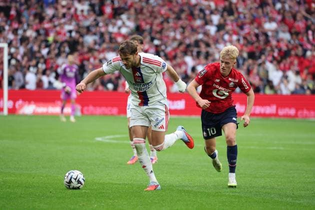 FOOTBALL : LOSC Lille vs Olympique Lyonnais - Ligue 1 J6 - 28 09 2025 Francis TESSMANN (Olympique Lyonnais) lors du match LOSC Lille vs Olympique Lyonnais, Ligue 1 J6, Decathlon Arena stade Pierre Mauroy, le 28 septembre 2025 - photo Laurent Sanson PsnewZ  Copyright: xLaurentxSANSONx xPsnewZx