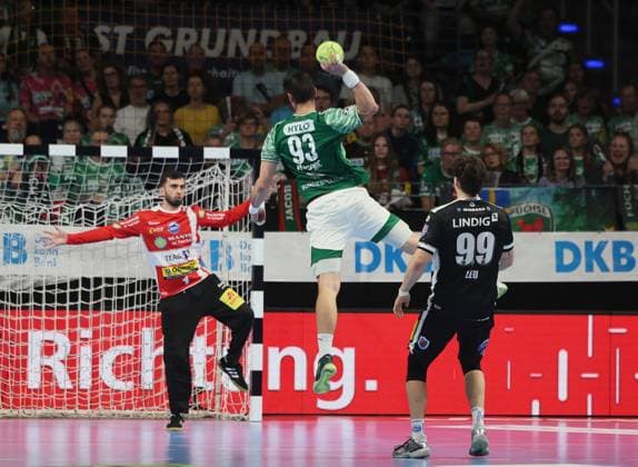GER HBL Season 2025 2026 FÜCHSE Berlin vs ThSV Eisenach, 28 09 25, Max Schmeling Halle, Berlin, Matija SPIKIC ThSV Eisenach 1 , Mijajlo MARSENIC Füchse Berlin 93 , Tillmann LEU ThSV Eisenach 99