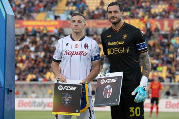 Lecce s Wladimiro Falcone and Bologna s Lewis Ferguson during the Serie A Enilive soccer matchday 5 between US Lecce and Bologna FC 1909 at the Via del Mare Stadium in Lecce, Italy, Sunday, September 28, 2025. (Credit Image: Giovanni Evangelista LaPresse)  Copyright: xGiovannixEvangelista LaPressex
