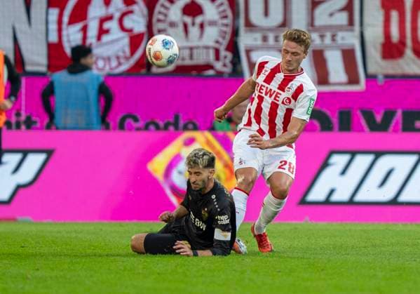 Duel between Atakan Karazor VfB Stuttgart, 16 and Sebastian Sebulonsen 1 FC Koeln, 28 28 09 2025, 1 FC Köln VfB Stuttgart Fussball, 1 Bundesliga, RheinEnergieStadion Köln DFL regulations prohibit any use of photographs as image sequences and or quasi video Copyright: HMBxMedia xMarcoxBader