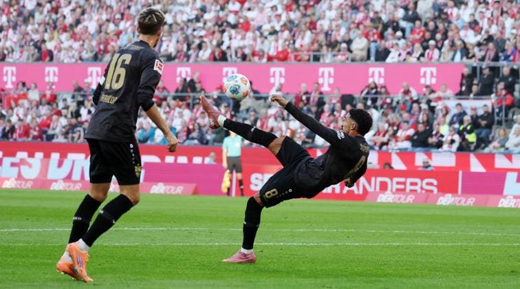 Stuttgart , Bundesliga Soccer 1 FC Köln vs VfB Stuttgart, Tiago Tomas VfB with the overhead kick According to the regulations of the DFL German Soccer League, it is prohibited to use or have used photographs taken in the stadium and or of the match in the form of sequential images and or video-like photo series