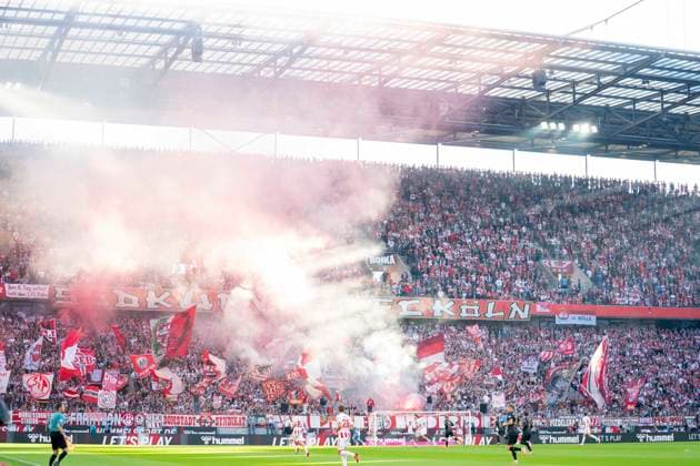 Pyro and smoke in the south curve, by the fans of 1 FC Köln 28 09 2025, 1 FC Köln VfB Stuttgart Fussball, 1 Bundesliga, RheinEnergieStadion Köln DFL regulations prohibit any use of photographs as image sequences and or quasi video Copyright: HMBxMedia xMarcoxBader