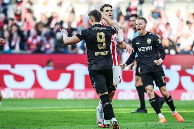 Sport, Soccer, Bundesliga Season 2025 2026 5 Matchday 1 FC Köln VfB Stuttgart 28 09 2025, RheinEnergieSTADION Goal celebration VfB Stuttgart after the goal to equalize 1 1 by Ermedin Demirovic VfB Stuttgart, 9 the players are happy Cologne RheinEnergieSTADION North Rhine-Westphalia Germany