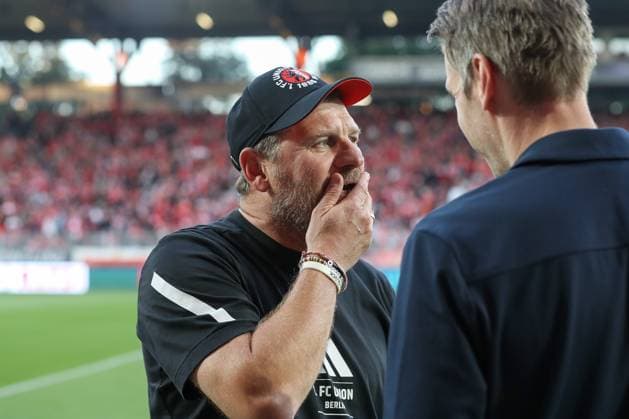28 09 2025, xtgx, Fußball 1 Bundesliga, 1 FC Union Berlin Hamburger SV emspor, v l Steffen Baumgart Union Berlin, Trainer Portrait, Portraet, Einzelbild DFL DFB REGULATIONS PROHIBIT ANY USE OF PHOTOGRAPHS as IMAGE SEQUENCES and or QUASI VIDEO Berlin