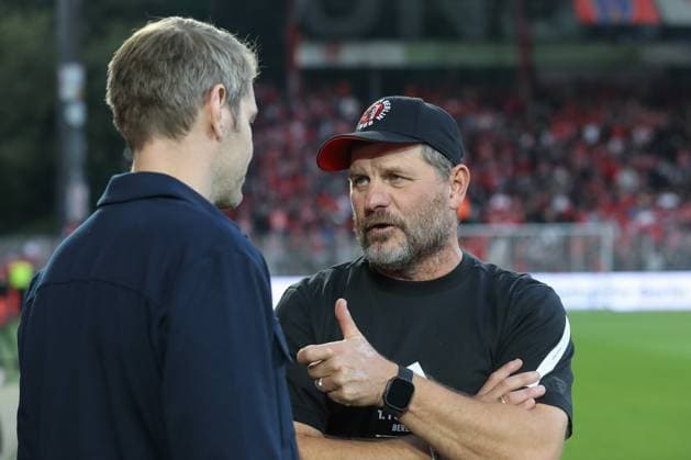 28 09 2025, xtgx, Fußball 1 Bundesliga, 1 FC Union Berlin Hamburger SV emspor, v l Steffen Baumgart Union Berlin, Trainer Portrait, Portraet, Einzelbild DFL DFB REGULATIONS PROHIBIT ANY USE OF PHOTOGRAPHS as IMAGE SEQUENCES and or QUASI VIDEO Berlin
