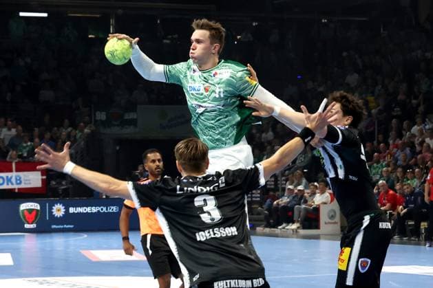 DEU, DHB, 1 HBL, Fuechse Berlin vs ThSV Eisenach, 28 09 2025, Max Schmeling Halle, Berlin, DEU, DHB, 1 HBL, Fuechse Berlin vs ThSV Eisenach, in the picture Lasse Andersson Fuechse Berlin 11 , Tillmann Leu Eisenach 99 , Oskar Joelsson Eisenach 3 nordphotoxGmbHx xEngler nph00076
