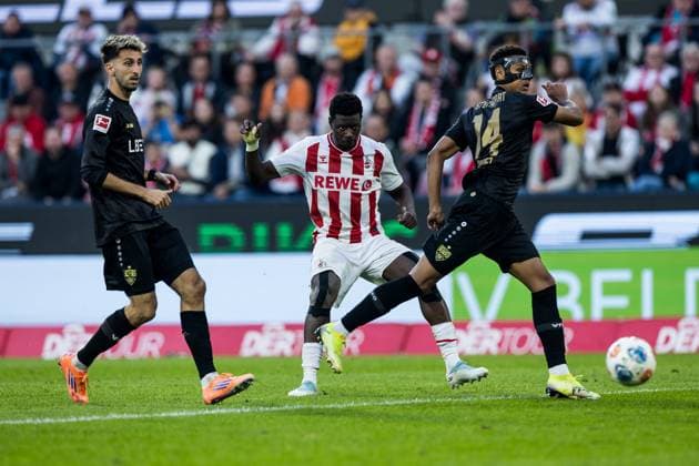 1 Soccer Bundesliga 1 FC Köln VfB Stuttgart 28 09 2025 duel Ragnar Ache 1 FC Köln, 9 , Luca Jaquez VfB Stuttgart, 14 1 Soccer Bundesliga, 1 FC Köln VfB Stuttgart, Cologne, Rheinenergiestadion on 28 09 2025 DFL REGULATIONS PROHIBIT ANY USE OF PHOTOGRAPHS AS IMAGE SEQUENCES AND OR QUASI VIDEO Copyright: xBEAUTIFULxSPORTS Wunderlx