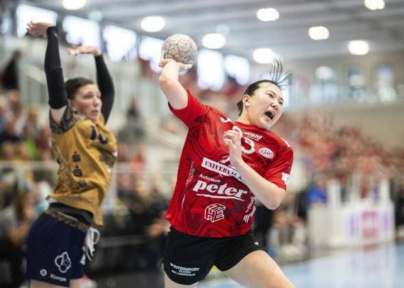 HANDBALL WOMEN DHB POKAL EIGHTEEN FINALS THC BUXTEHUDER SV FOR EDITORIAL PURPOSES ONLY p 28 09 2025 Bad Langensalza Handball Women 1 Bundesliga Women Season 2025 2026 Salzhalle DHB Pokal Round of 16 Thüringer HC Buxtehuder SV in photo Natsuki Aizawa 23 Thüringer HC Germany Thuringia Bad Langensalza Copyright SaschaxFromm Copyright: SaschaxFromm doc82l9pqeisu8tlqewjai ,EDITORIAL USE ONLY Copyright: SaschaxFromm