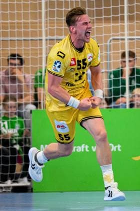 Backngang 2 HBL 25 26 HC Oppenweiler Backnang HSG Krefeld Niklas Ingenpass Krefeld Jubel Freude Emotion Torjubel Torschuetze Torschütze Backnang Murrtal Arena Baden Württemberg Germany