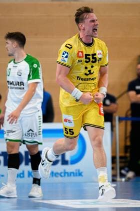 Backngang 2 HBL 25 26 HC Oppenweiler Backnang HSG Krefeld Niklas Ingenpass Krefeld Jubel Freude Emotion Backnang Murrtal Arena Baden Württemberg Germany