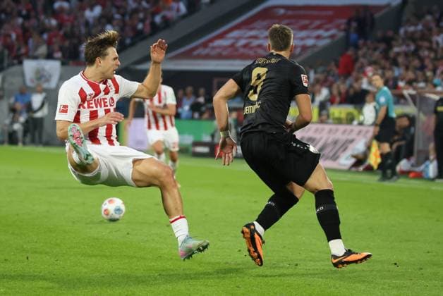 v l Joel Schmied 1 FC Koeln 02 , Ermedin Demirovic VfB Stuttgart 09 GER, 1 FC Koeln vs VfB Stuttgart, Football, Bundesliga, Matchday 5, Season 2025 2026, 28 09 2025 DFL DFB REGULATIONS PROHIBIT ANY USE OF PHOTOGRAPHS as IMAGE SEQUENCES and or QUASI VIDEO GER, 1 FC Koeln vs VfB Stuttgart, Football, Bundesliga, Matchday 5, Season 2025 2026, 28 09 2025 Koeln Copyright: xEibner-Pressefotox xThomasxStoeckerx EP_TSR