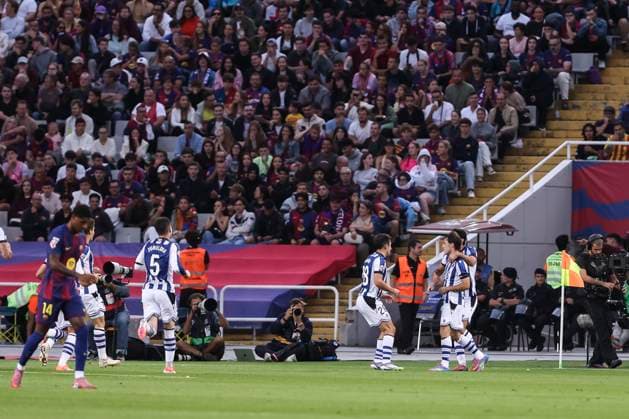September 28, 2025, Barcelona, Barcelona, SPAIN: Alvaro Odriozola of Real Sociedad celebrates a goal during the Spanish league, La Liga EA Sports, football match played between FC Barcelona, Barca and Real Sociedad at Estadi Olimpic Lluis Companys on September 28, 2025 in Barcelona, Spain. Barcelona SPAIN - ZUMAa181 20250928_zaa_a181_195 Copyright: xJavierxBorregox