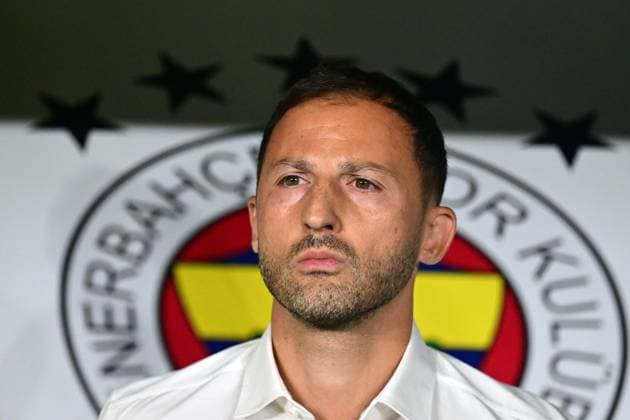Fenerbahce v Antalyaspor - Turkish Super Lig ISTANBUL, TURKIYE - SEPTEMBER 28: Head Coach of Fenerbahce Domenico Tedesco follows the Trendyol Super Lig week 7 match between Fenerbahce and Antalyaspor at Chobani Stadium in Istanbul, Turkiye on September 28, 2025. Serhat Cagdas Anadolu Istanbul Turkey. Editorial use only. Please get in touch for any other usage.  Copyright: x2025xAnadoluxSerhatxCagdasx