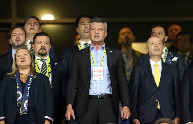 Fenerbahce v Antalyaspor - Turkish Super Lig ISTANBUL, TURKIYE - SEPTEMBER 28: The new Fenerbahce Club President Sadettin Saran follows the Trendyol Super Lig week 7 match between Fenerbahce and Antalyaspor at Chobani Stadium in Istanbul, Turkiye on September 28, 2025. Ali Atmaca Anadolu Istanbul Turkey. Editorial use only. Please get in touch for any other usage.  Copyright: x2025xAnadoluxAlixAtmacax