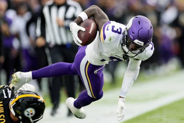 NFL, American Football Herren, USA Week 4, Croke Park, Dublin 28 9 2025 Pittsburgh Steelers vs Minnesota Vikings Minnesota Vikings Jordan Addison Jordan Addison 28 9 2025  Copyright: x INPHO LaszloxGeczox LG_017836