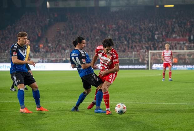 Soccer, Men, Season 2025 2026, 1 Bundesliga 5 Matchday , 1 FC Union Berlin Hamburger SV, v l Nicolai Remberg Hamburger SV , Rayan Philippe Hamburger SV fouls Diogo Leite 1 FC Union Berlin , penalty, 28 09 2025, Copyright: xMatthiasxKochx