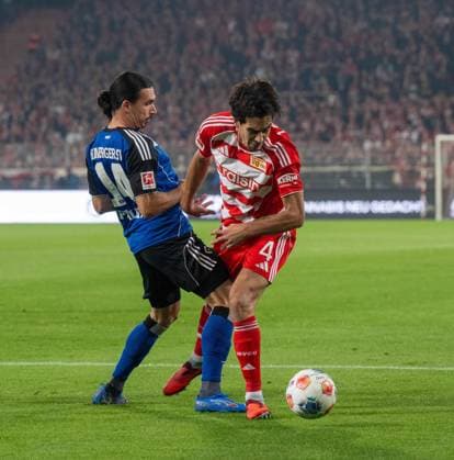 Soccer, Men, Season 2025 2026, 1 Bundesliga 5 Matchday , 1 FC Union Berlin Hamburger SV, v l Rayan Philippe Hamburger SV fouls Diogo Leite 1 FC Union Berlin , penalty, 28 09 2025, Copyright: xMatthiasxKochx