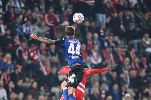 Berlin, Germany, 28 09 2025 Stadion Alte Försterei 5 Matchday, Season 2025 26, 1 Soccer Bundesliga Union Berlin Hamburger SV Luka Vuskovic 44, Hamburger SV in header duel Copyright: xdtsxNachrichtenagenturx dts_85155