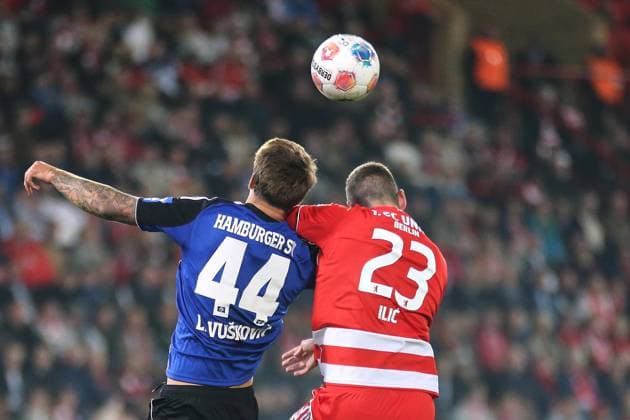 Berlin, Germany, 28 09 2025 Stadion Alte Försterei 5 Matchday, Season 2025 26, 1 Soccer Bundesliga Union Berlin Hamburger SV Luka Vuskovic 44, Hamburger SV and Andrej Ilic 23, Union Berlin in a header duel Copyright: xdtsxNachrichtenagenturx dts_85153