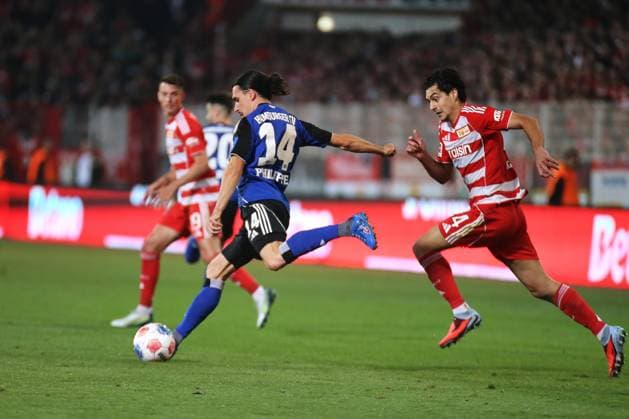 Berlin, Germany, 28 09 2025 Stadion Alte Försterei 5 Matchday, Season 2025 26, 1 Soccer Bundesliga Union Berlin Hamburger SV Rayan Philippe 14, Hamburger SV is on the ball and is followed by Diogo Leite 4, Union Berlin Copyright: xdtsxNachrichtenagenturx dts_85149