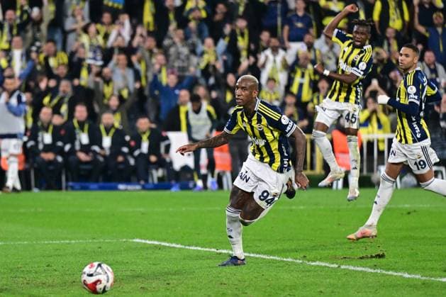 Fenerbahce v Antalyaspor - Turkish Super Lig ISTANBUL, TURKIYE - SEPTEMBER 28: Anderson Talisca of Fenerbahce celebrates after scoring a goal during the Turkish Super Lig match between Fenerbahce and Hesap.com Antalyaspor at Chobani Stadium in Istanbul, Turkiye, on September 28, 2025. Serhat Cagdas Anadolu Istanbul Turkey. Editorial use only. Please get in touch for any other usage.  Copyright: x2025xAnadoluxSerhatxCagdasx