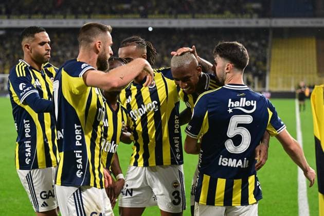 Fenerbahce v Antalyaspor - Turkish Super Lig ISTANBUL, TURKIYE - SEPTEMBER 28: Anderson Talisca of Fenerbahce celebrates after scoring a goal during the Turkish Super Lig match between Fenerbahce and Hesap.com Antalyaspor at Chobani Stadium in Istanbul, Turkiye, on September 28, 2025. Serhat Cagdas Anadolu Istanbul Turkey. Editorial use only. Please get in touch for any other usage.  Copyright: x2025xAnadoluxSerhatxCagdasx