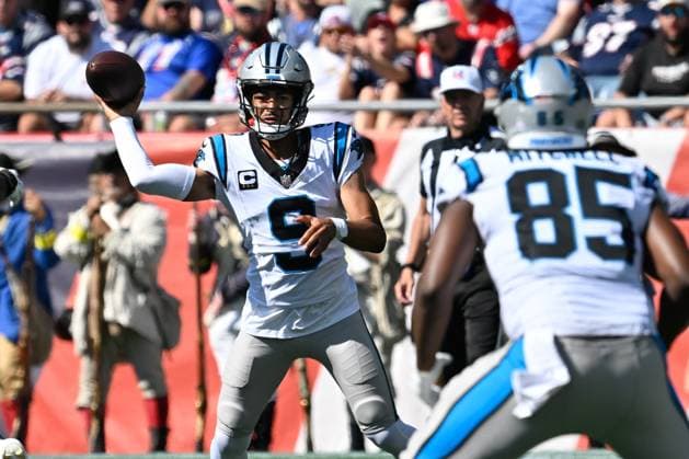 Sep 28, 2025; Foxborough, Massachusetts, USA; Carolina Panthers quarterback Bryce Young (9) throws a pass against the New England Patriots during the first half at Gillette Stadium, in Foxborough, Massachusetts. CSM Foxborough USA - ZUMAc04_ 20250928_zma_c04_035 Copyright: xEricxCanhax