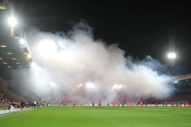 28 09 2025, xtgx, Soccer 1 Bundesliga Union Berlin Hamburger SV v l Symbol Photo, Symbol Image, Symbol, Pyro, Pyrotechnics, Smoke, Fog, Fans Union Berlin DFL DFB REGULATIONS PROHIBIT ANY USE OF PHOTOGRAPHS as IMAGE SEQUENCES and or QUASI VIDEO Berlin