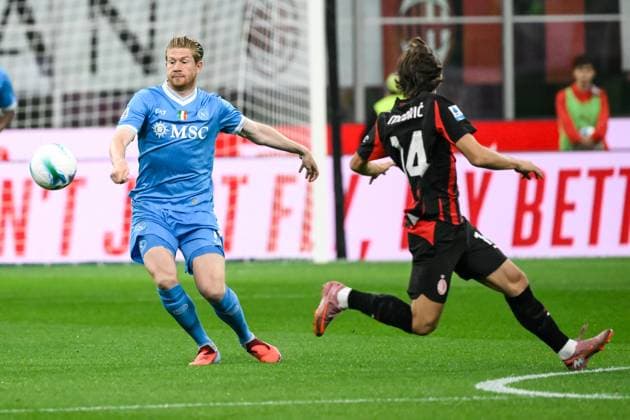 Kevin De Bruyne of SSC Napoli and Luka Modric of AC Milan during the Serie A 2025 2026 football match between AC Milan and SSC Napoli at San Siro Stadium in Milano (Italy), September 28, 2025. andreaxstaccioli