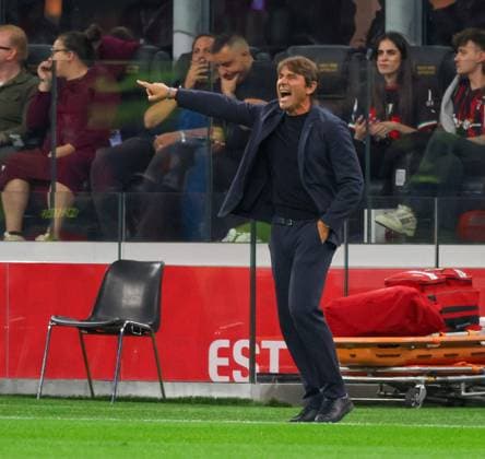 Serie A football match - 2025 26 Milan vs. Napoli Antonio Conte Head Coach of SSC Napoli During the football match on September 28, 2025, valid for the Italian Serie A - 2025 26 championship in Milan at the San Siro Stadium between AC Milan and SSC Napoli. Pictured: MILANO Stadio San Siro Lombardia ITALIA Copyright: xFABIOxSASSOxFabioxSassox Milan Napoli2025_09_28Fabio Sasso4616
