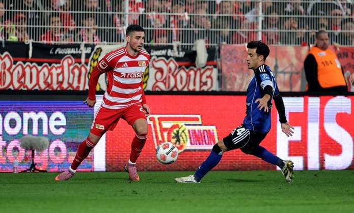 Andrej Ilic, Nicolas Capaldo Zweikampf Spielzene Action Sport Fußball Bundesliga Herren DFL 5 Spieltag Saison 2025 2026 28 09 2025 1 FC Union Berlin FCU vs Hamburger SV HSV DFL regulations prohibit any use of photographs as image sequences and or quasi video