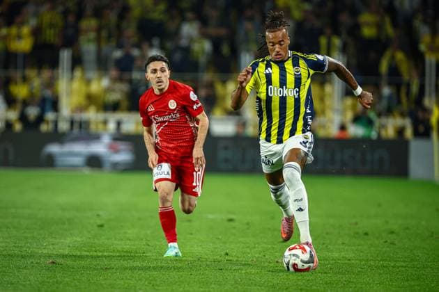Fenerbahce vs Antalyaspor - 7th week Trendyol Super League 2025-26 Archie Brown of Fenerbahce SK runs for the ball during the match. Fenerbahce SK and Antalyaspor faced each other at 7th week of Trendyol Super League 2025 26. The match took place in Ulker Fenerbahce Sukru Saracoglu Stadium on September 28, 2025. Istanbul Istanbul Turkey Copyright: xBurakxBasturkx