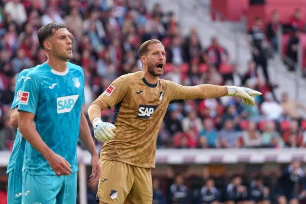 Oliver Baumann TSG Hoffenheim, 01 , Germany, Soccer, 1 Bundesliga, 5 Matchday, 2025 2026, SC Freiburg vs TSG Hoffenheim, 28 09 2025, Europa Park Stadion, Freiburg, Germany DFL REGULATIONS PROHIBIT ANY USE OF PHOTOGRAPHS AS IMAGE SEQUENCES AND OR QUASI VIDEO Freiburg Europa Park Stadion Baden Württemberg Germany Copyright: xArnexAmbergx