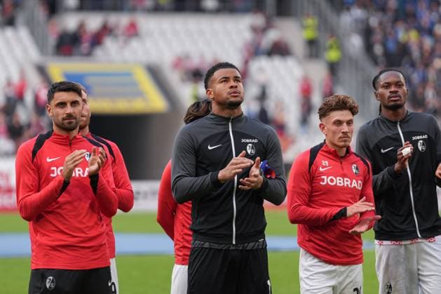 Vincenzo Grifo SC Freiburg, 32 , Noah Atubolu SC Freiburg, 01 , Philipp Treu SC Freiburg, 29 , Germany, Football, 1 Bundesliga, 5 Matchday, 2025 2026, SC Freiburg vs TSG Hoffenheim, 28 09 2025, Europa Park Stadion, Freiburg, Germany DFL REGULATIONS PROHIBIT ANY USE OF PHOTOGRAPHS AS IMAGE SEQUENCES AND OR QUASI VIDEO Freiburg Europa Park Stadion Baden Württemberg Germany Copyright: xArnexAmbergx