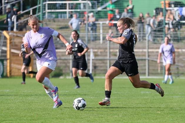 Soccer DFB Pokal Women BSG Chemie Leipzig vs FC Carl Zeiss Jena 28 09 2025 Marlene Haberecht 11, Chemie Leipzig storms off Football, DFB Pokal Women, Season 2025 2026, 1 Round BSG Chemie Leipzig vs FC Carl Zeiss Jena on 28 09 2025 at Alfred Kunze Sportpark, Leipzig Leutzsch Copyright: xBEAUTIFULxSPORTS JanxKaeferx