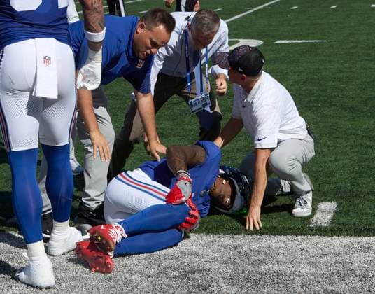 New York Giants wide receiver Malik Nabers (1) is injured after a play against the Los Angels Chargers during a NFL, American Football Herren, USA game at MetLife Stadium in East Rutherford, New Jersey on Sunday September 28, 2025. CSM East Rutherford United States - ZUMAc04_ 20250928_zma_c04_057 Copyright: xDuncanxWilliamsx