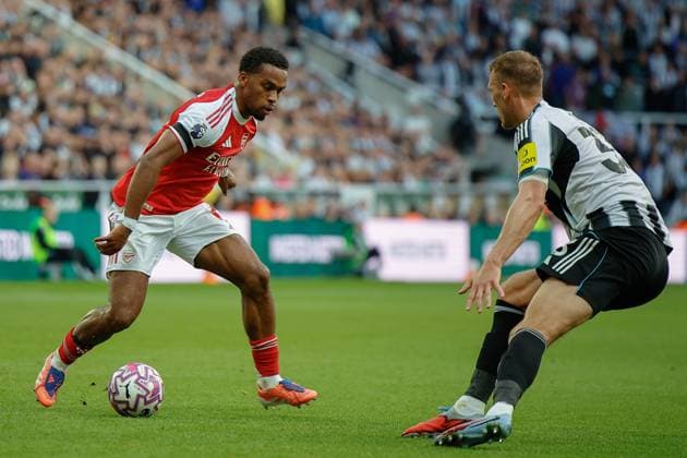 28th September 2025; St James Park, Newcastle, England; Premier League Football, Newcastle United versus Arsenal; Jurrien Timber of Arsenal runs at Dan Burn of Newcastle United  CraigxCowan