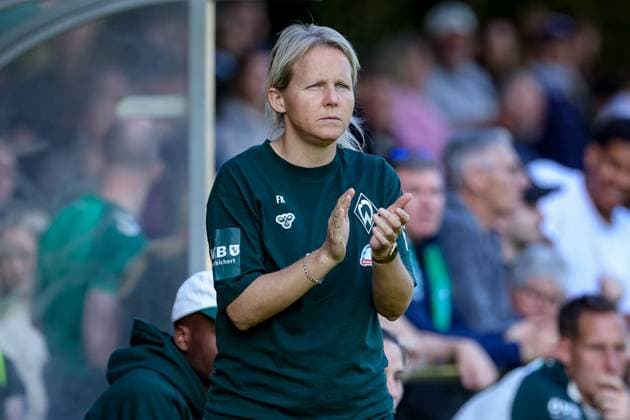 Friederike Kromp Fritzy Kromp, coach, head coach, SV Werder Bremen , portrait, close-up, single photo, single image, THE DFB REGULATIONS PROHIBIT ANY USE OF PHOTOGRAPHS AS IMAGE SEQUENCES AND OR QUASI VIDEO , 28 09 2025, Hamburg Germany , Football, DFB Cup Women, SC Victoria Hamburg SV Werder Bremen xobx