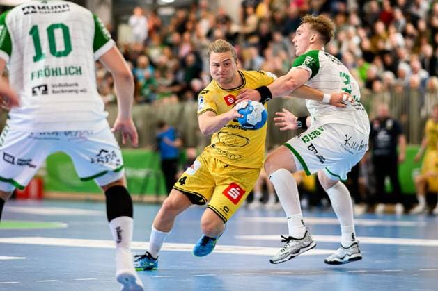 Backngang 2 HBL 25 26 HC Oppenweiler Backnang HSG Krefeld Joern Persson Krefeld , Tjoervi Tyr Gislason HCOB Backnang Murrtal Arena Baden Württemberg Germany