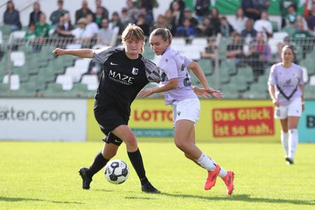 Soccer DFB Pokal Women BSG Chemie Leipzig vs FC Carl Zeiss Jena 28 09 2025 Charlotte Kunz 17, Chemie Leipzig vs Emily Reske 28, Carl Zeiss Jena Soccer, DFB Pokal Women, Season 2025 2026, 1 Round BSG Chemie Leipzig vs FC Carl Zeiss Jena on 28 09 2025 at Alfred Kunze Sportpark, Leipzig Leutzsch Copyright: xBEAUTIFULxSPORTS JanxKaeferx