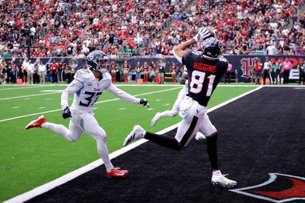 September 28, 2025, Houston, Texas, U.S: Houston Texans wide receiver Jayden Higgins (81) catches a pass in the end zone for a touchdown during the fourth quarter of the NFL, American Football Herren, USA game between the Houston Texans and the Tennessee Titans at NRG Stadium in Houston, TX on September 28, 2025. Houston U.S - ZUMAw137 20250928_aap_w137_031 Copyright: xErikxWilliamsx