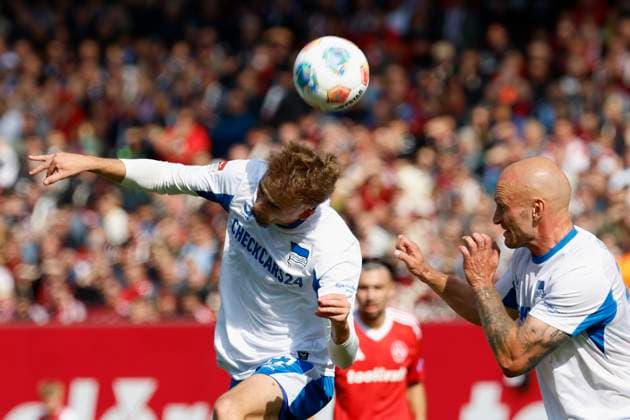 f l Marten Winkler Hertha BSC, 22 and Toni Leistner Hertha BSC, 37 , 28 09 2025, Football, 2 Bundesliga, 1 FC Nuernberg Hertha BSC, DEU, Nuremberg, Max Morlock Stadion, DFL REGULATIONS PROHIBIT ANY USE OF PHOTOGRAPHS AS IMAGE SEQUENCES AND OR QUASI VIDEO Copyright: HMBxMedia xHeikoxBecker