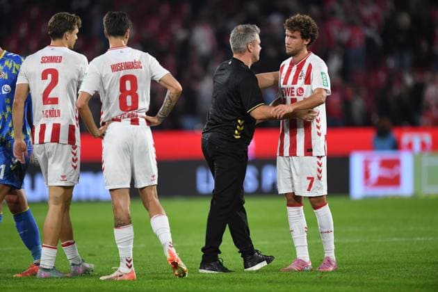 Coach Lukas KWASNIOK K and Luca WALDSCHMIDT K , left Joel SCHMIED K and Denis HUSEINBASIC K enttaeuscht, enttäuscht, Enttäuschung, Enttaeuschung Fussball 1 Bundesliga, 5 Spieltag, matchday5, 1 FC Koeln K VfB Stuttgart S 1 2 am 31 08 2025 in Koeln Germany DFL regulations prohibit any use of photographs as image sequences and or quasi video Â